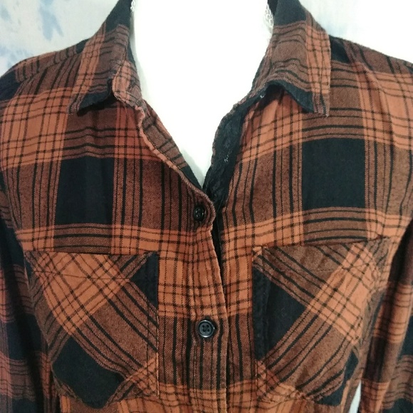 Peyton Jensen Hi Lo plaid button up top size XS - Picture 5 of 7